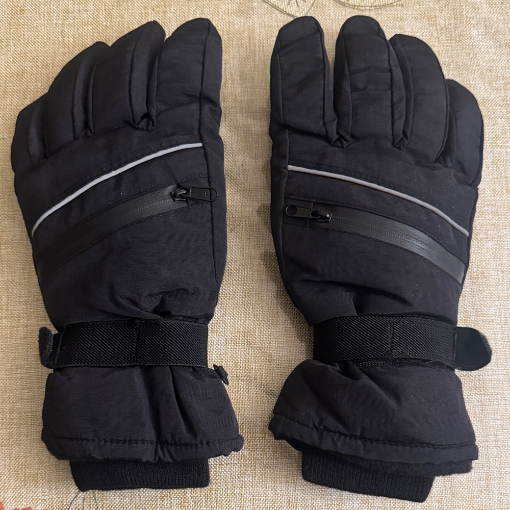 3M Thinsulate Waterproof Ski Gloves for Men & Women